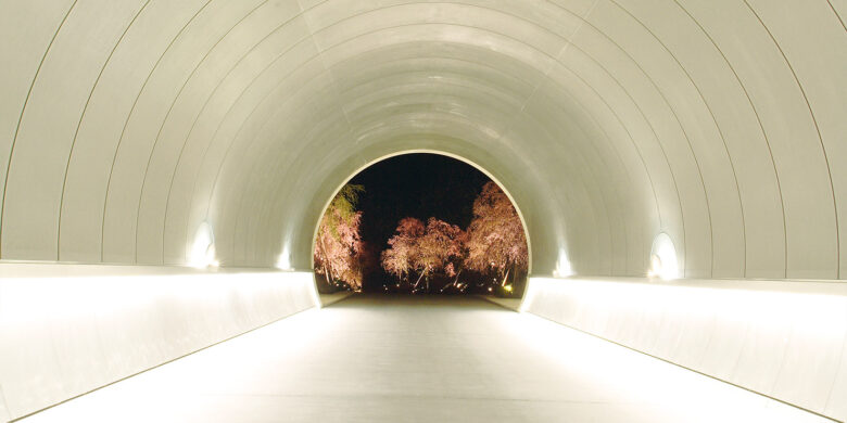 ミホミュージアムのトンネル